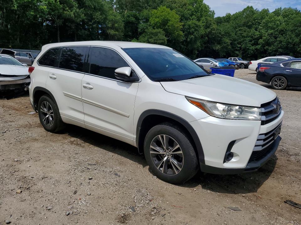 Photo 4 from auction – 2018 TOYOTA HIGHLANDER with VIN 5TDBZRFH9JS834119