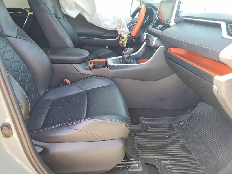 Photo 7 from auction – 2021 TOYOTA RAV4 with VIN 2T3J1RFV2MW178552