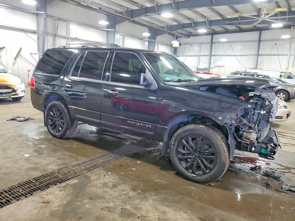 Photo 4 from auction – 2012 LINCOLN NAVIGATOR with VIN 5LMJJ2J57CEL07513