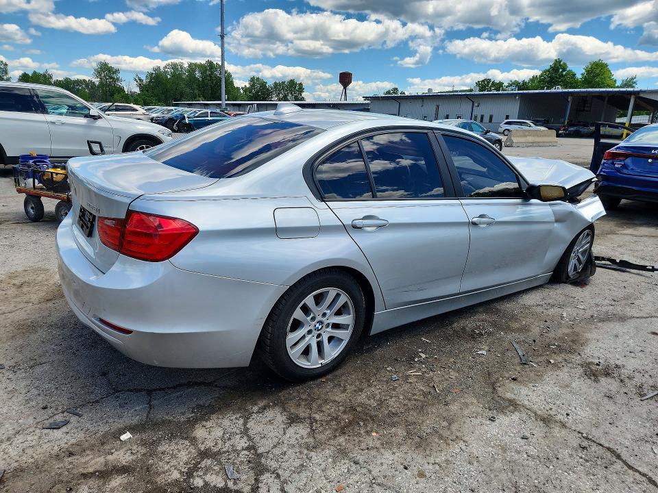 Photo 3 from auction – 2014 BMW 328 with VIN WBA3B5C59EP540924