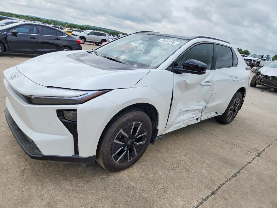 TOYOTA BZ 2026 с VIN JTMBCAEB4TA002820 - Снимка от търг