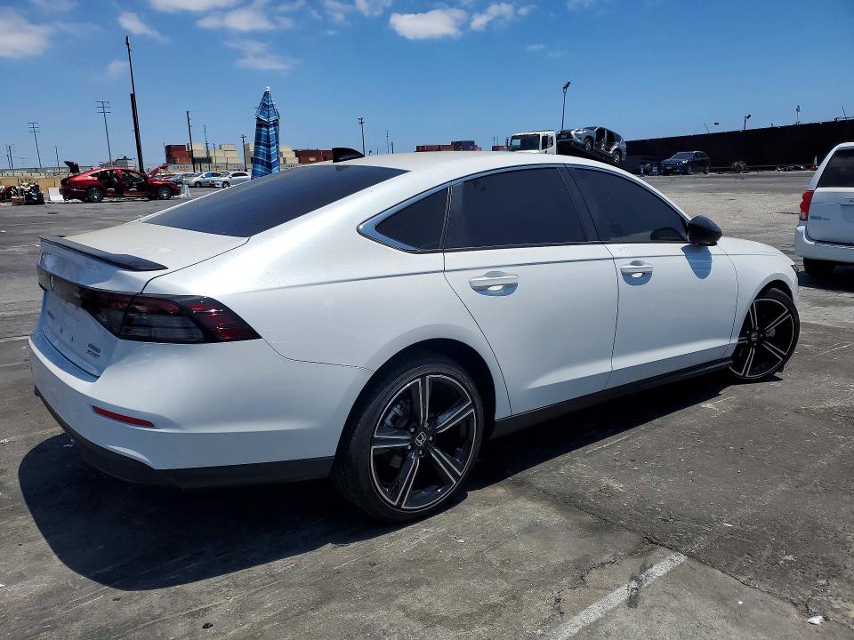 Снимка 3 от търг – 2025 HONDA ACCORD с VIN 1HGCY2F59SA081132
