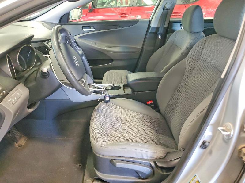 Photo 7 from auction – 2012 HYUNDAI SONATA with VIN 5NPEB4AC2CH415179