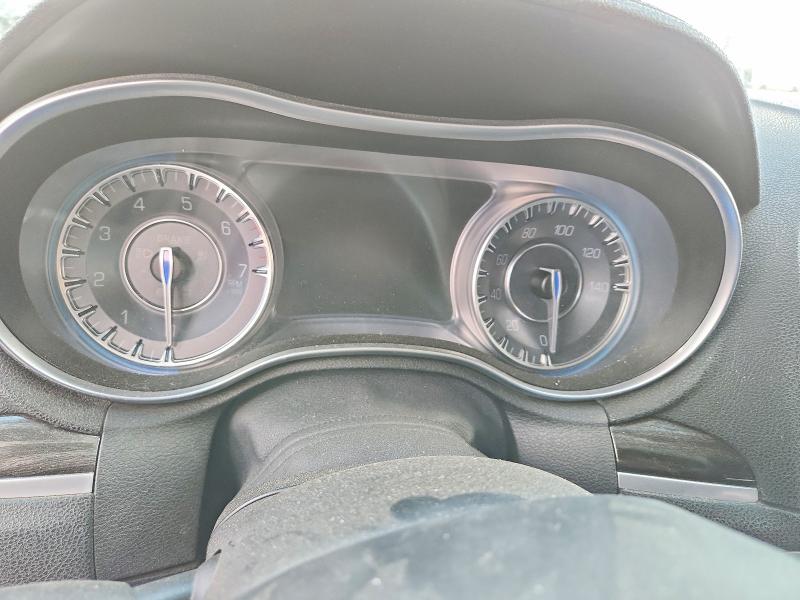 Photo 9 from auction – 2015 CHRYSLER 300 with VIN 2C3CCAAG4FH930868