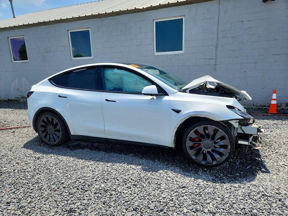 Photo 4 from auction – 2022 TESLA MODEL Y with VIN 7SAYGDEF5NF308747