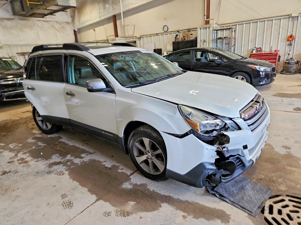 Photo 4 from auction – 2014 SUBARU OUTBACK with VIN 4S4BRCPC8E3295088