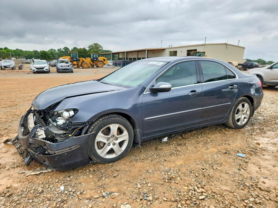 ACURA RL 2005 with VIN JH4KB16575C007768 - Photo from auction