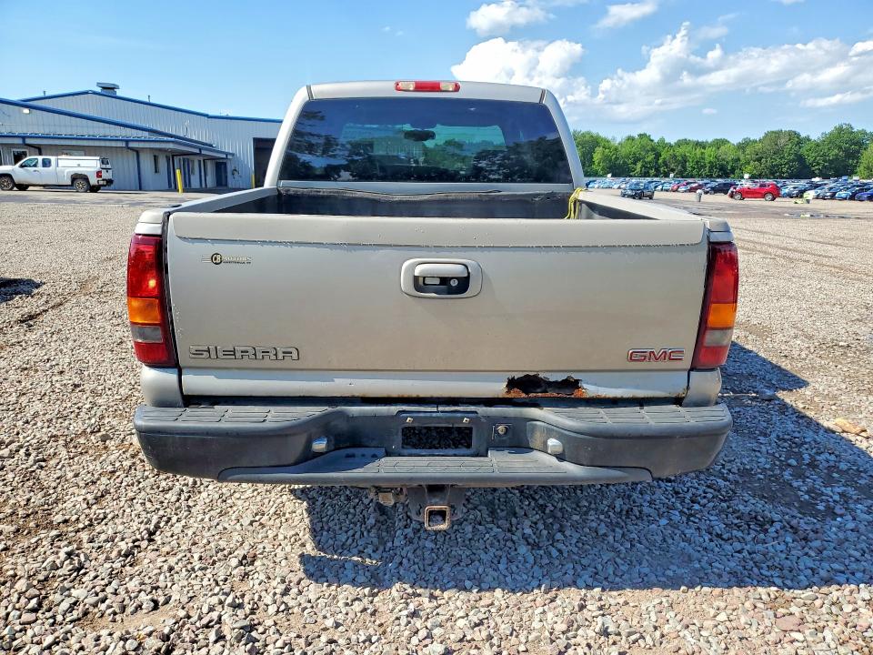 Photo 6 from auction – 2005 GMC SIERRA with VIN 2GTEK63N151213724