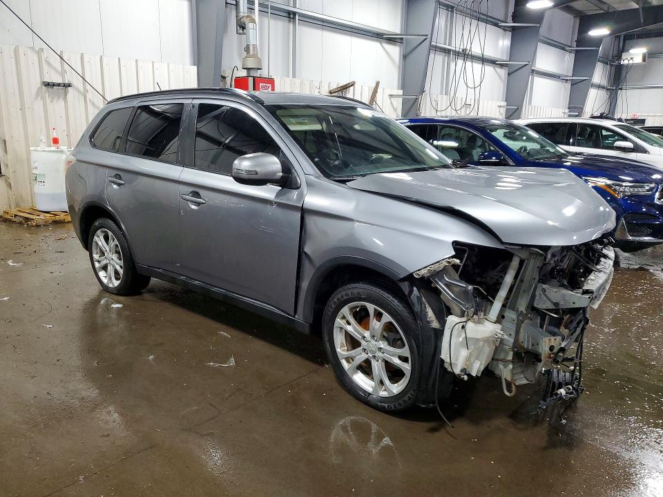 Photo 4 from auction – 2015 MITSUBISHI OUTLANDER with VIN JA4AZ3A30FZ003418