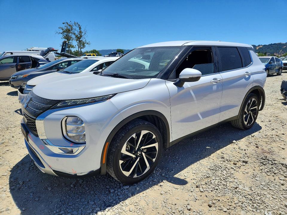 MITSUBISHI OUTLANDER 2024 with VIN JA4J3VA84RZ039982 - Photo from auction