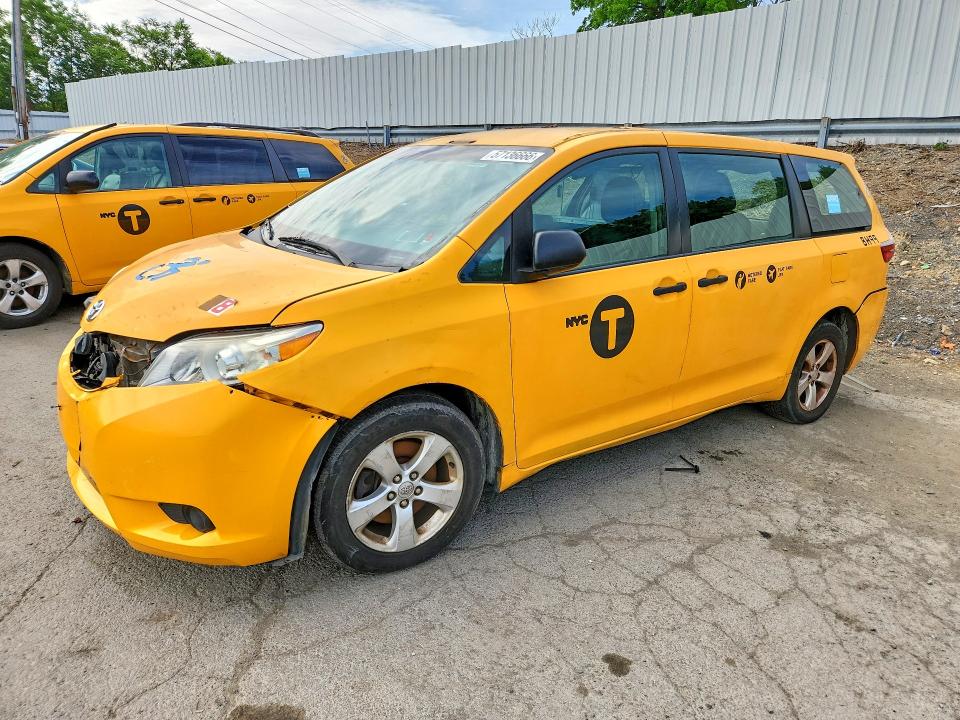 2017 TOYOTA SIENNA - Търг №57136666