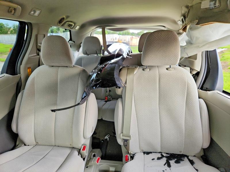 Photo 10 from auction – 2014 TOYOTA SIENNA with VIN 5TDKK3DC3ES431168