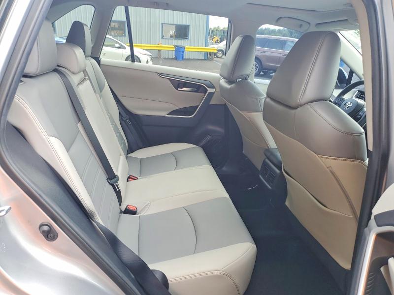 Photo 10 from auction – 2021 TOYOTA RAV4 with VIN 2T3A1RFV1MC189561