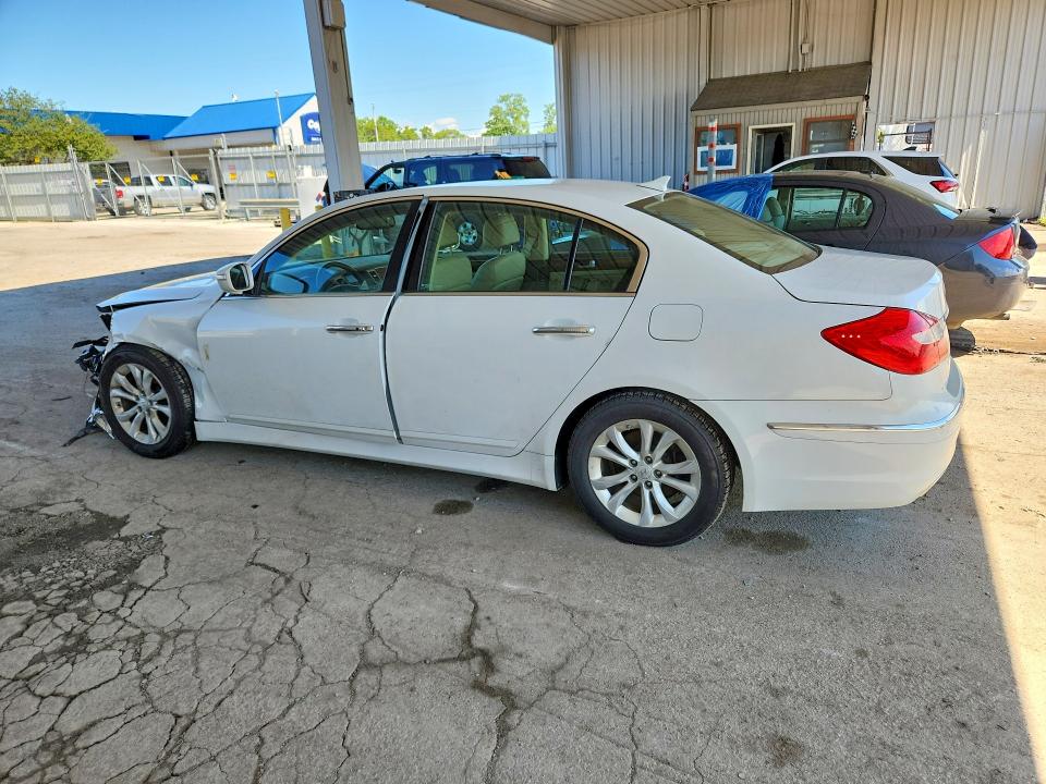 Photo 2 from auction – 2013 HYUNDAI GENESIS with VIN KMHGC4DD4DU240401