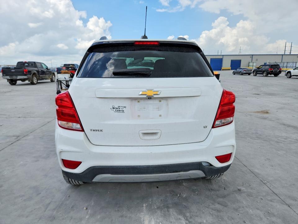 Photo 6 from auction – 2018 CHEVROLET TRAX with VIN 3GNCJLSB8JL292387