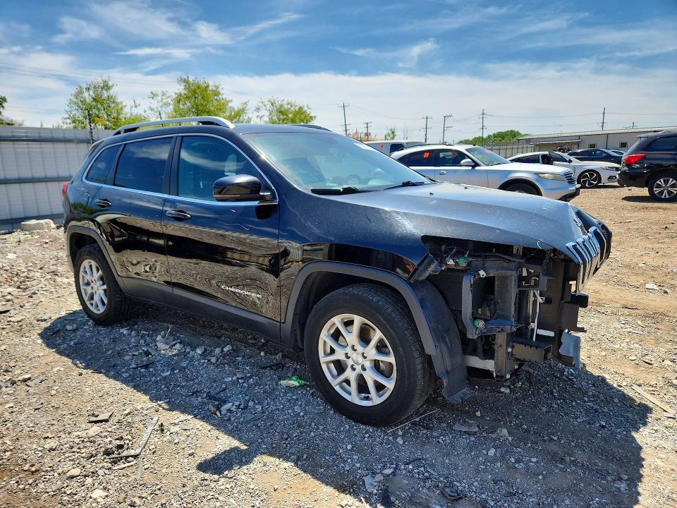 Photo 4 from auction – 2017 JEEP CHEROKEE with VIN 1C4PJMCB3HW582278