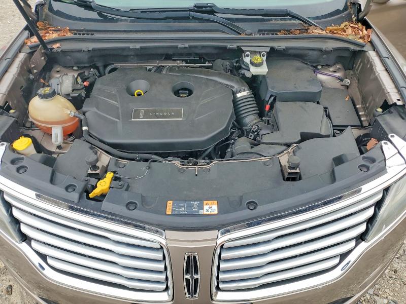 Photo 12 from auction – 2018 LINCOLN MKC with VIN 5LMTJ3DH2JUL08883