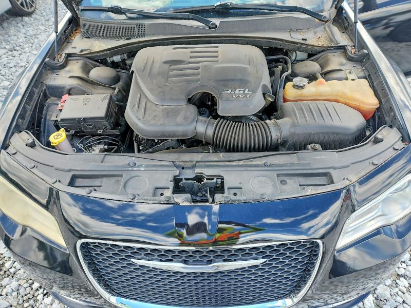 Photo 11 from auction – 2016 CHRYSLER 300 with VIN 2C3CCAAGXGH313993