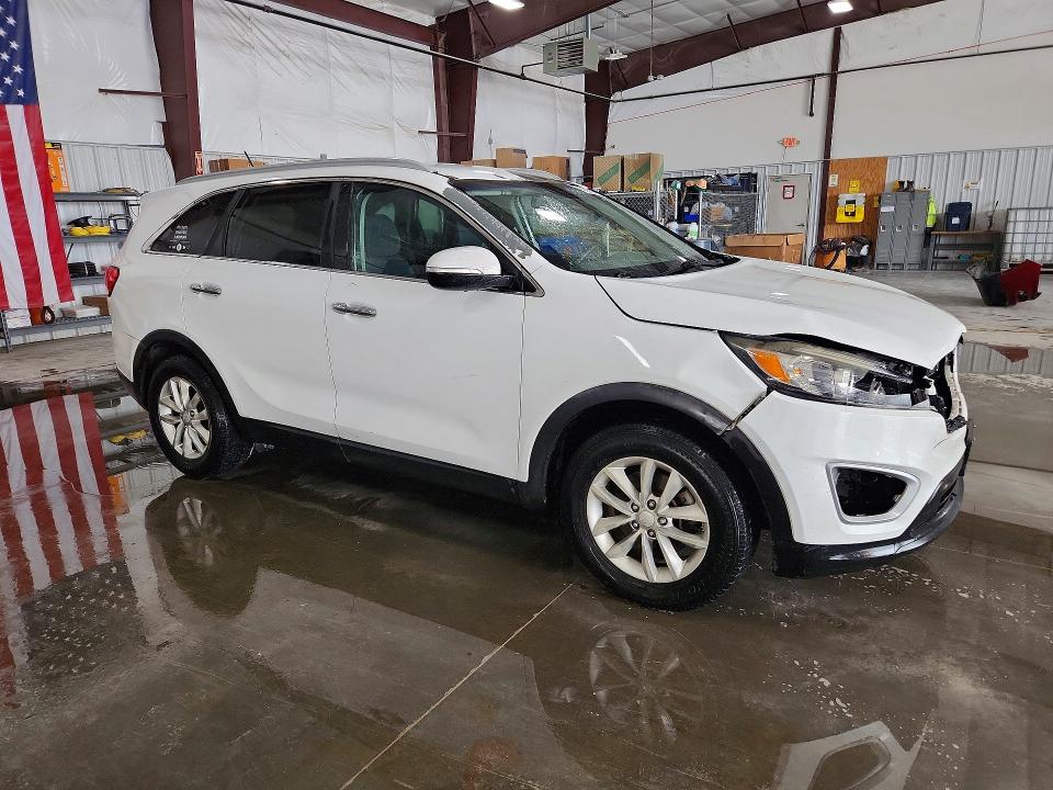 Photo 4 from auction – 2016 KIA SORENTO with VIN 5XYPG4A32GG098205