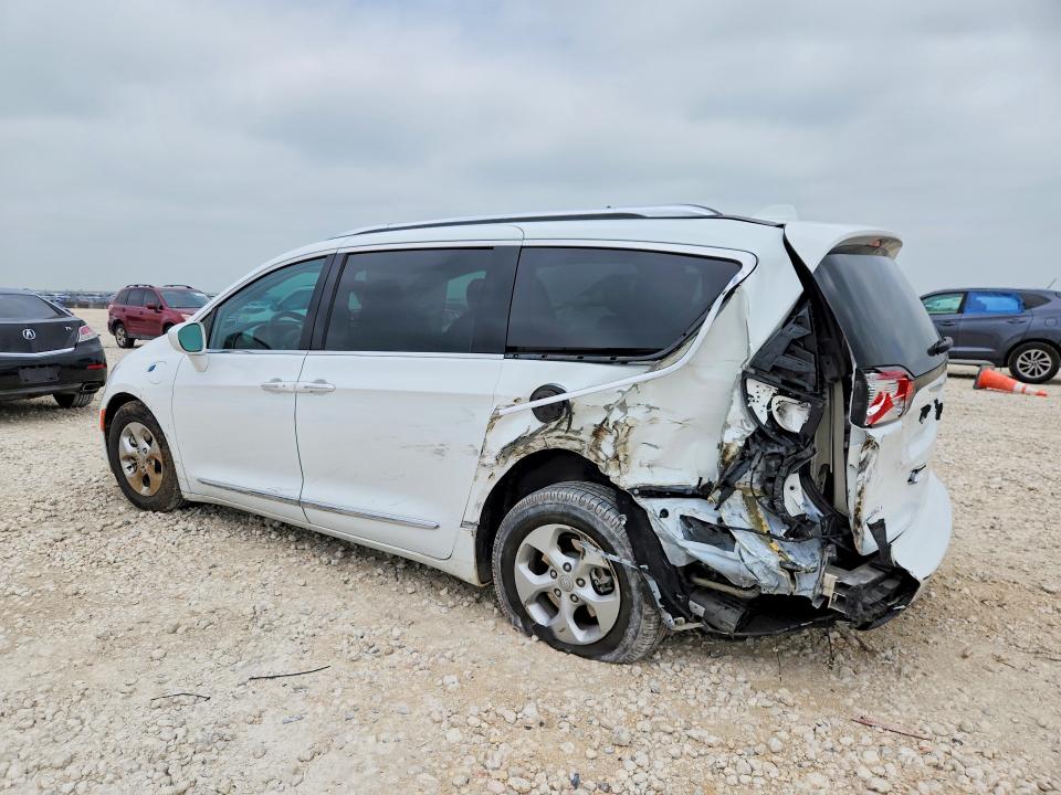 Photo 2 from auction – 2018 CHRYSLER PACIFICA with VIN 2C4RC1L70JR183646
