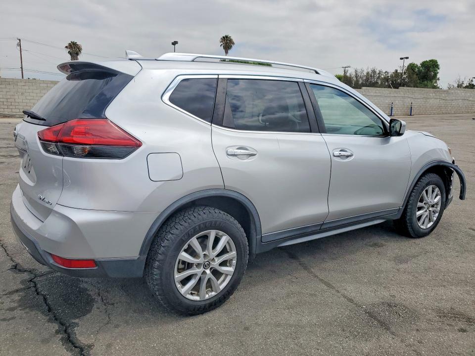 Photo 3 from auction – 2018 NISSAN ROGUE with VIN KNMAT2MV8JP567594