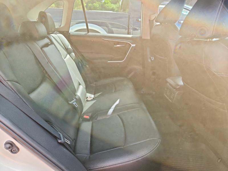 Photo 11 from auction – 2021 TOYOTA RAV4 with VIN 2T3P1RFV3MC164834