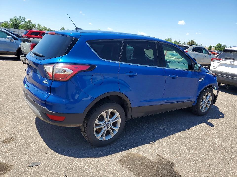 Photo 3 from auction – 2017 FORD ESCAPE with VIN 1FMCU9GD9HUC26147