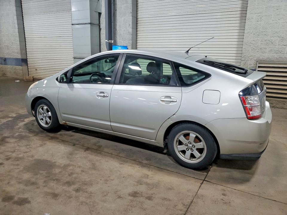 Photo 2 from auction – 2005 TOYOTA PRIUS with VIN JTDKB20U553044762