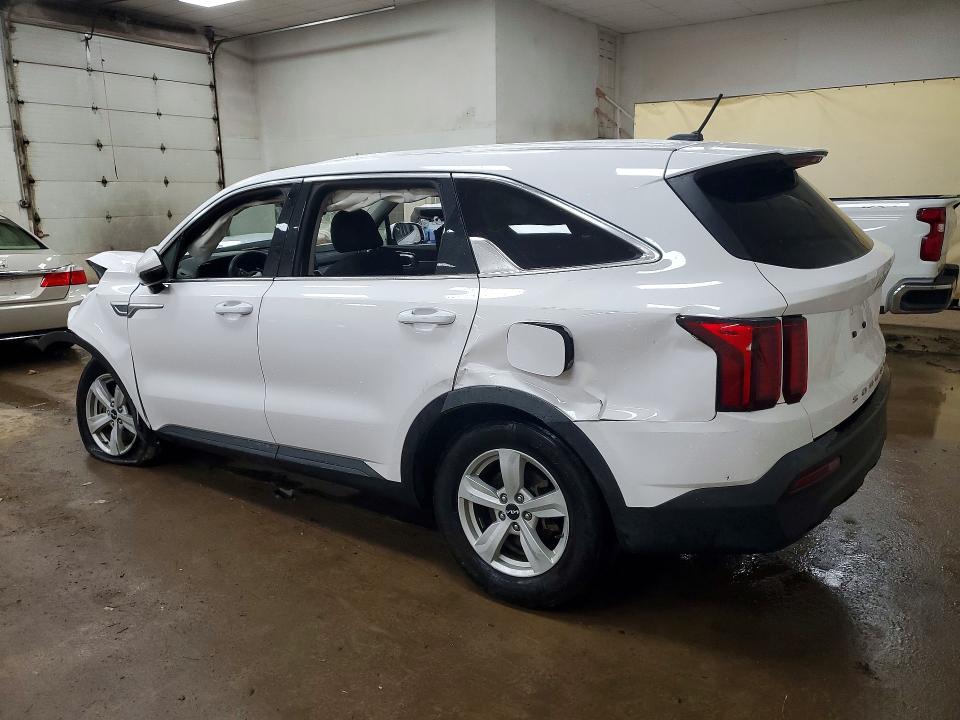 Photo 2 from auction – 2022 KIA SORENTO with VIN 5XYRG4LC2NG158003