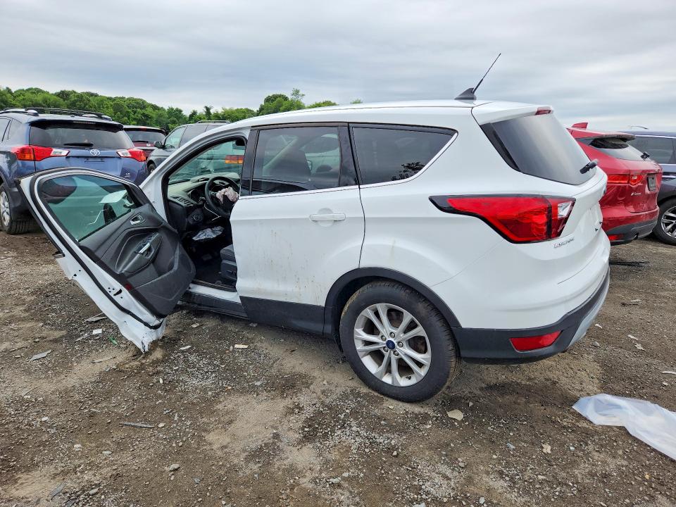 Photo 2 from auction – 2019 FORD ESCAPE with VIN 1FMCU9GD5KUB07776