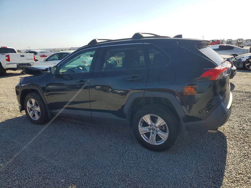 Photo 2 from auction – 2021 TOYOTA RAV4 with VIN 2T3W1RFV4MC150081