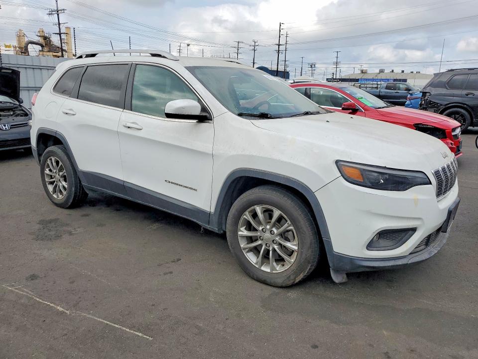Photo 4 from auction – 2019 JEEP CHEROKEE with VIN 1C4PJLLB3KD186848