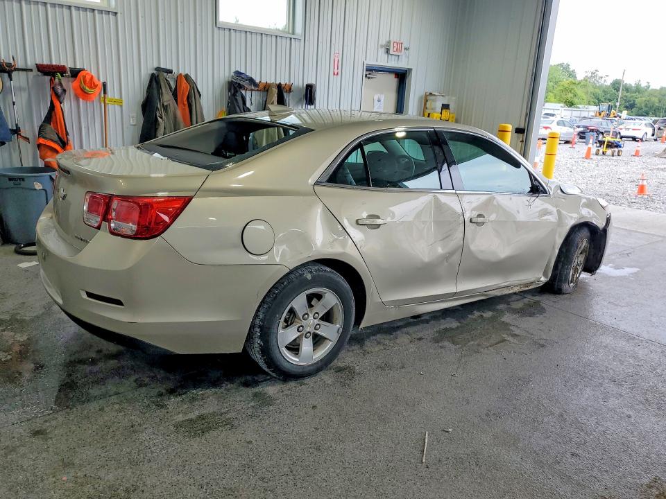 Photo 3 from auction – 2015 CHEVROLET MALIBU with VIN 1G11C5SL4FF235726