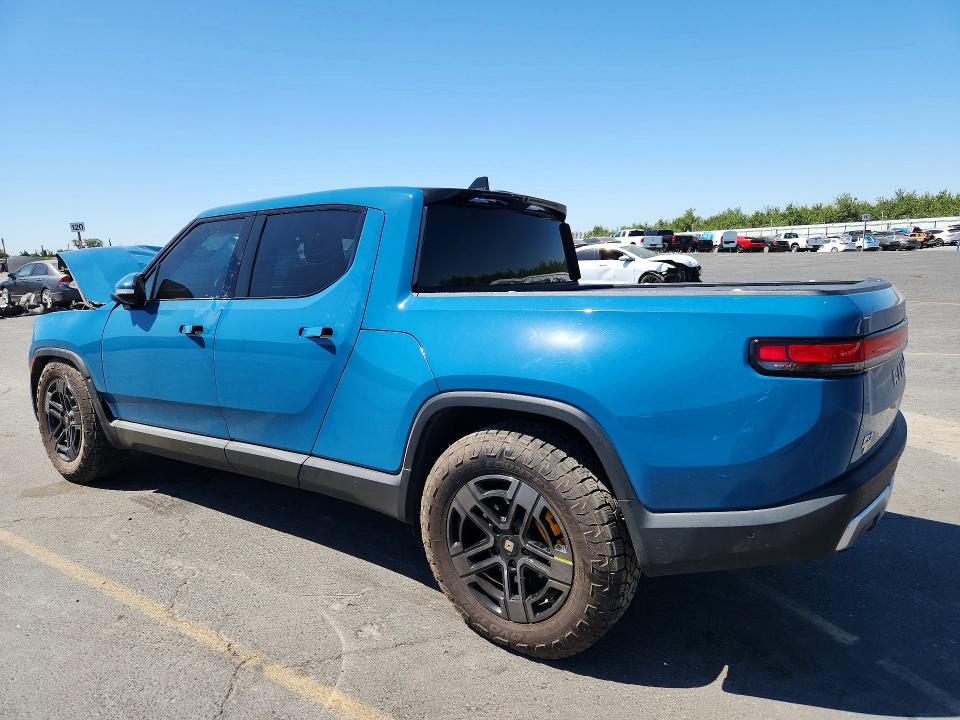 Photo 2 from auction – 2022 RIVIAN R1T with VIN 7FCTGAAAXNN003966