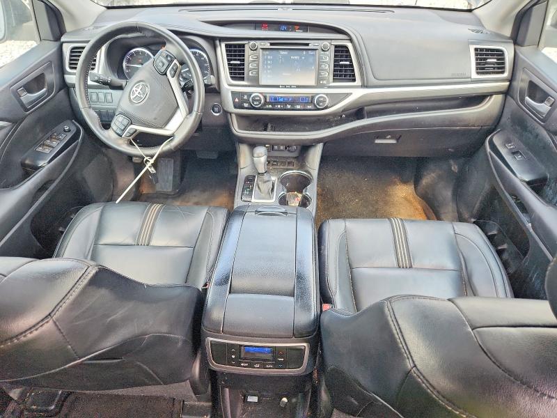 Photo 8 from auction – 2017 TOYOTA HIGHLANDER with VIN 5TDKZRFH0HS513385