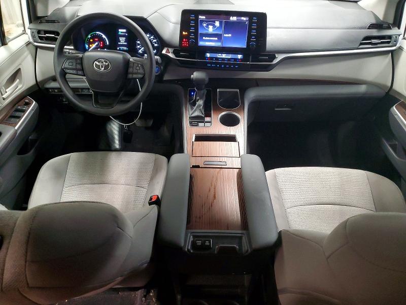 Photo 8 from auction – 2024 TOYOTA SIENNA with VIN 5TDKRKEC0RS223632