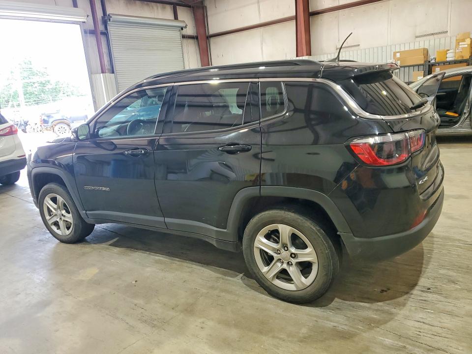 Photo 2 from auction – 2023 JEEP COMPASS with VIN 3C4NJDBN3PT503375