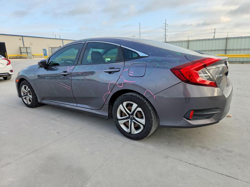 Photo 2 from auction – 2018 HONDA CIVIC with VIN 19XFC2F67JE039704