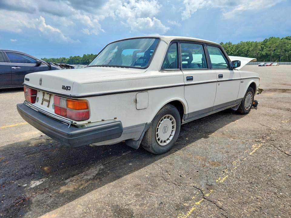 Photo 3 from auction – 1991 VOLVO 240 with VIN YV1AA8847M1444977