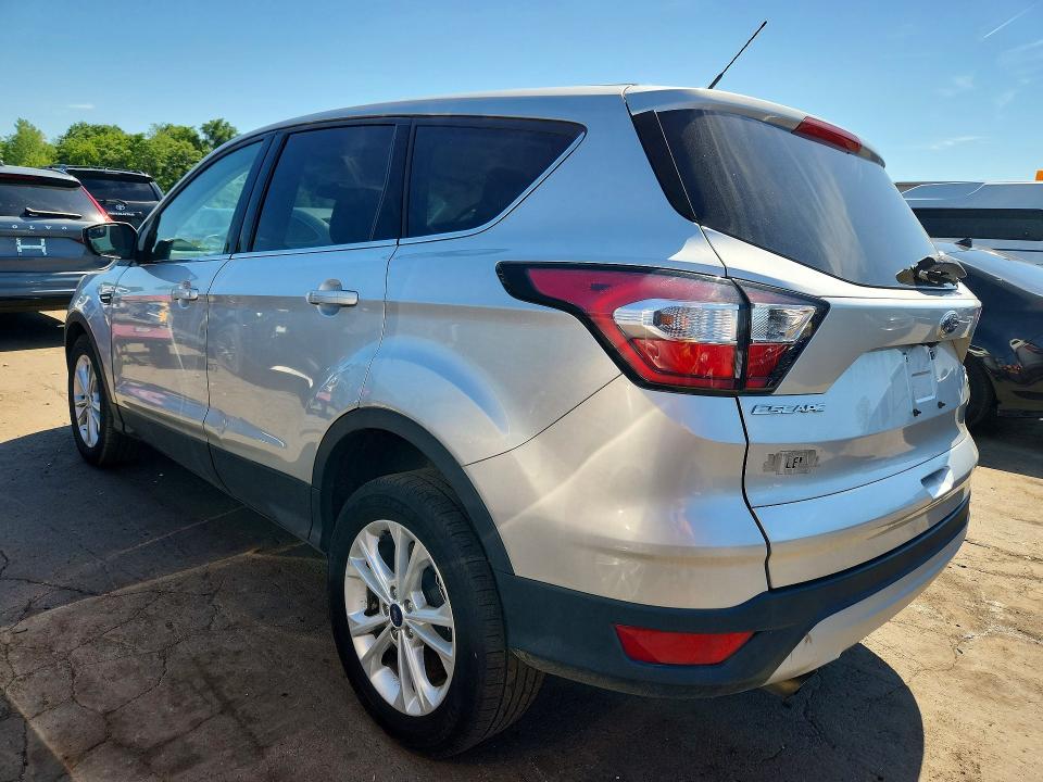 Foto 2 de la subasta – 2017 FORD ESCAPE con VIN 1FMCU9GD9HUD95598