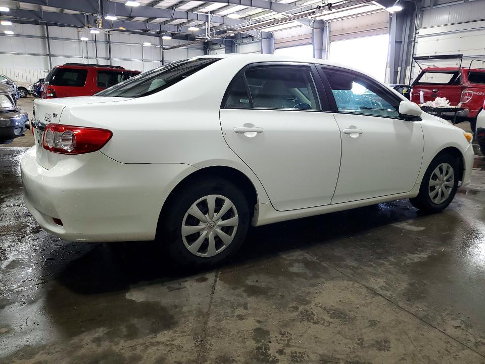 Photo 3 from auction – 2011 TOYOTA COROLLA with VIN 2T1BU4EE3BC610704