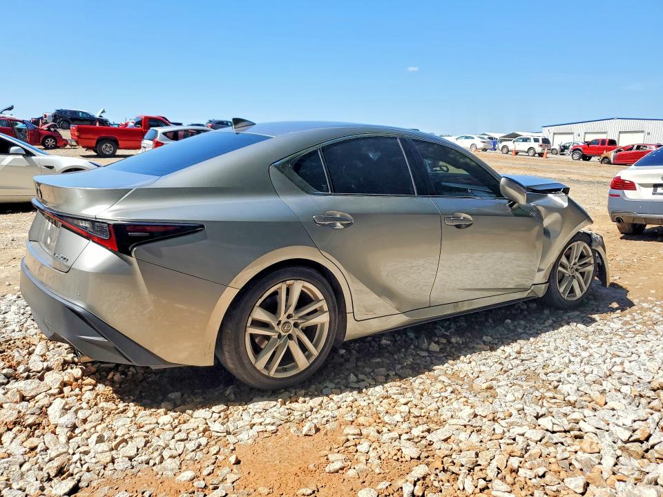 Photo 3 from auction – 2021 LEXUS IS with VIN JTHCA1D26M5111672