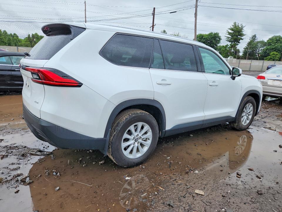 Photo 3 from auction – 2024 TOYOTA GRAND HIGHLANDER with VIN 5TDAAAB53RS012265