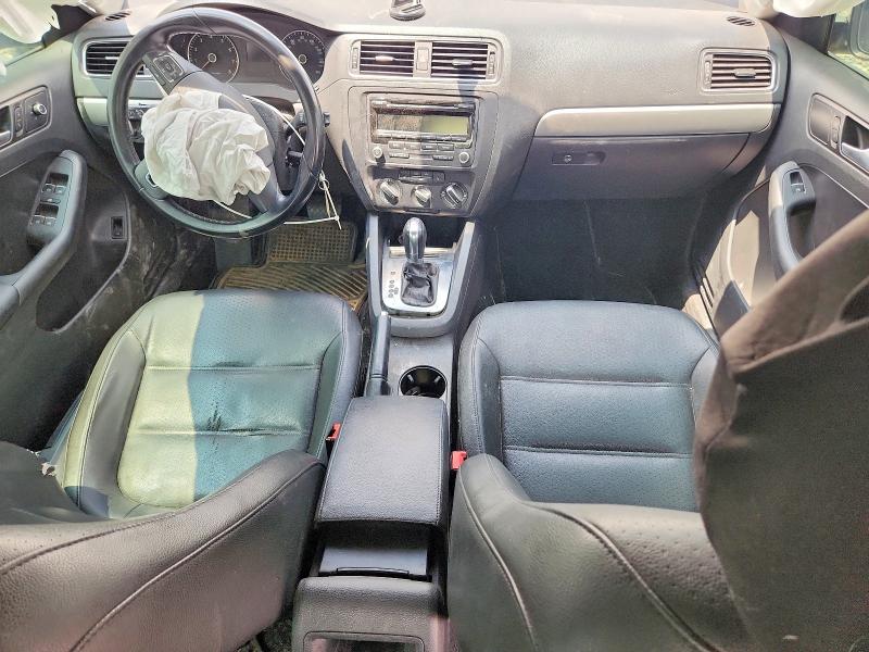 Photo 8 from auction – 2014 VOLKSWAGEN JETTA with VIN 3VWD07AJ9EM237556