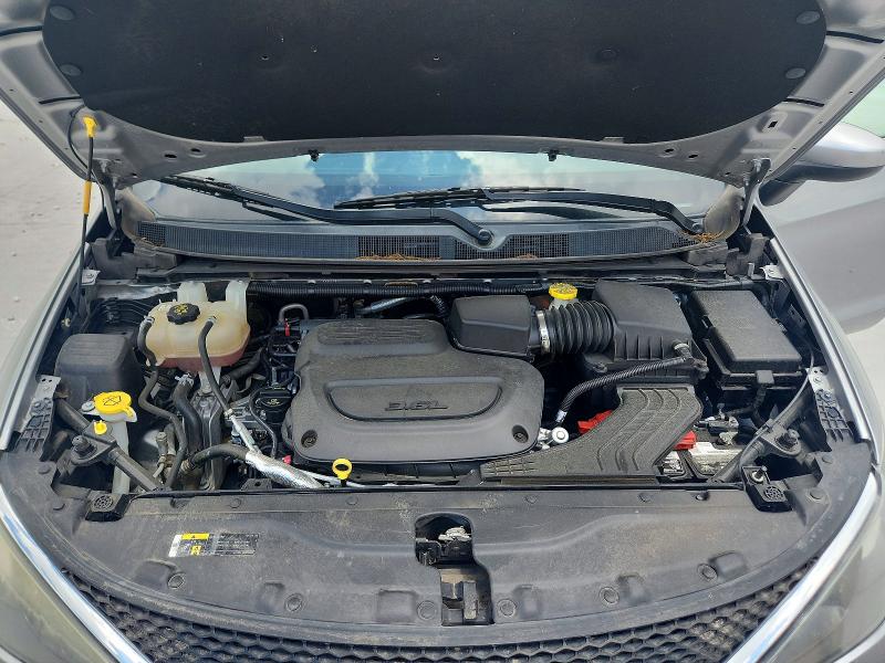 Photo 12 from auction – 2019 CHRYSLER PACIFICA with VIN 2C4RC1CG9KR720676