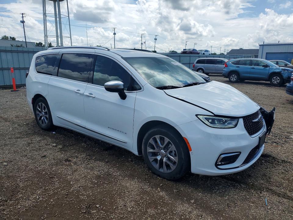 Photo 4 from auction – 2023 CHRYSLER PACIFICA with VIN 2C4RC1N79PR503021
