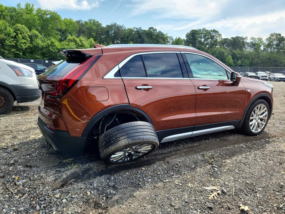 Photo 3 from auction – 2020 CADILLAC XT4 with VIN 1GYFZDR44LF079200