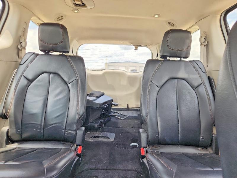 Photo 10 from auction – 2017 CHRYSLER PACIFICA with VIN 2C4RC1BG2HR593019