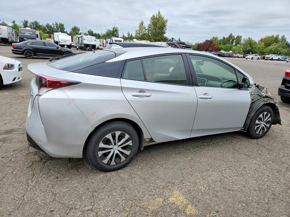 Photo 3 from auction – 2016 TOYOTA PRIUS with VIN JTDKARFU5G3024677