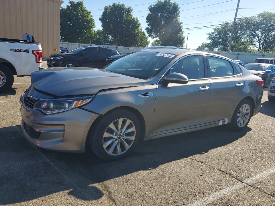 KIA OPTIMA 2016 with VIN 5XXGU4L31GG097198 - Photo from auction